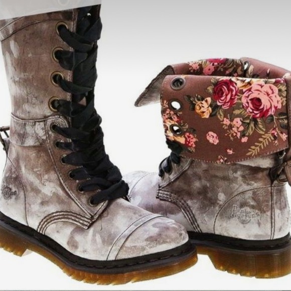Dr. Martens Triumph Foldover Boots Distress Brown Leather Floral Cottagecore - Picture 3 of 15